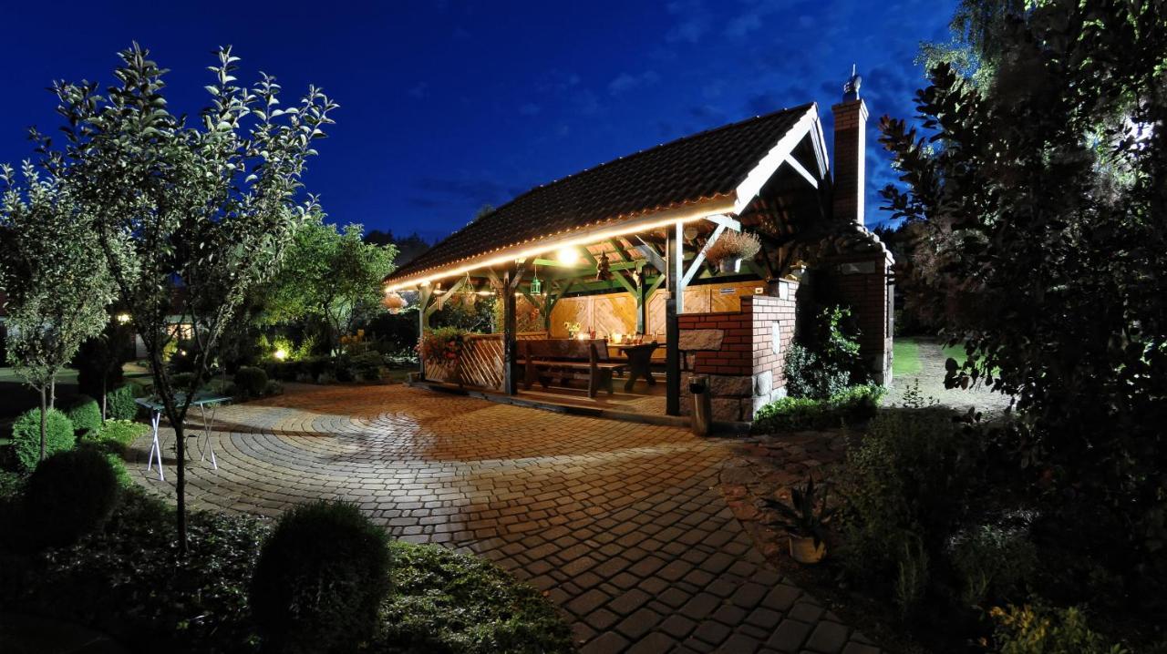 Szumi Las Events & Apartments Regimin Exterior foto